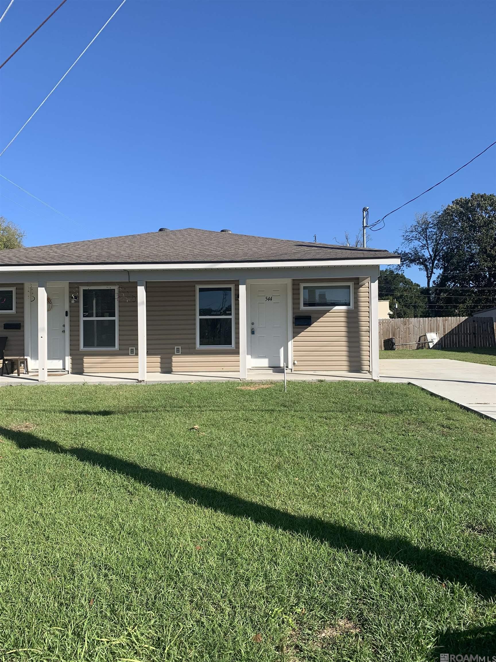 546 Live Oak Blvd — photo