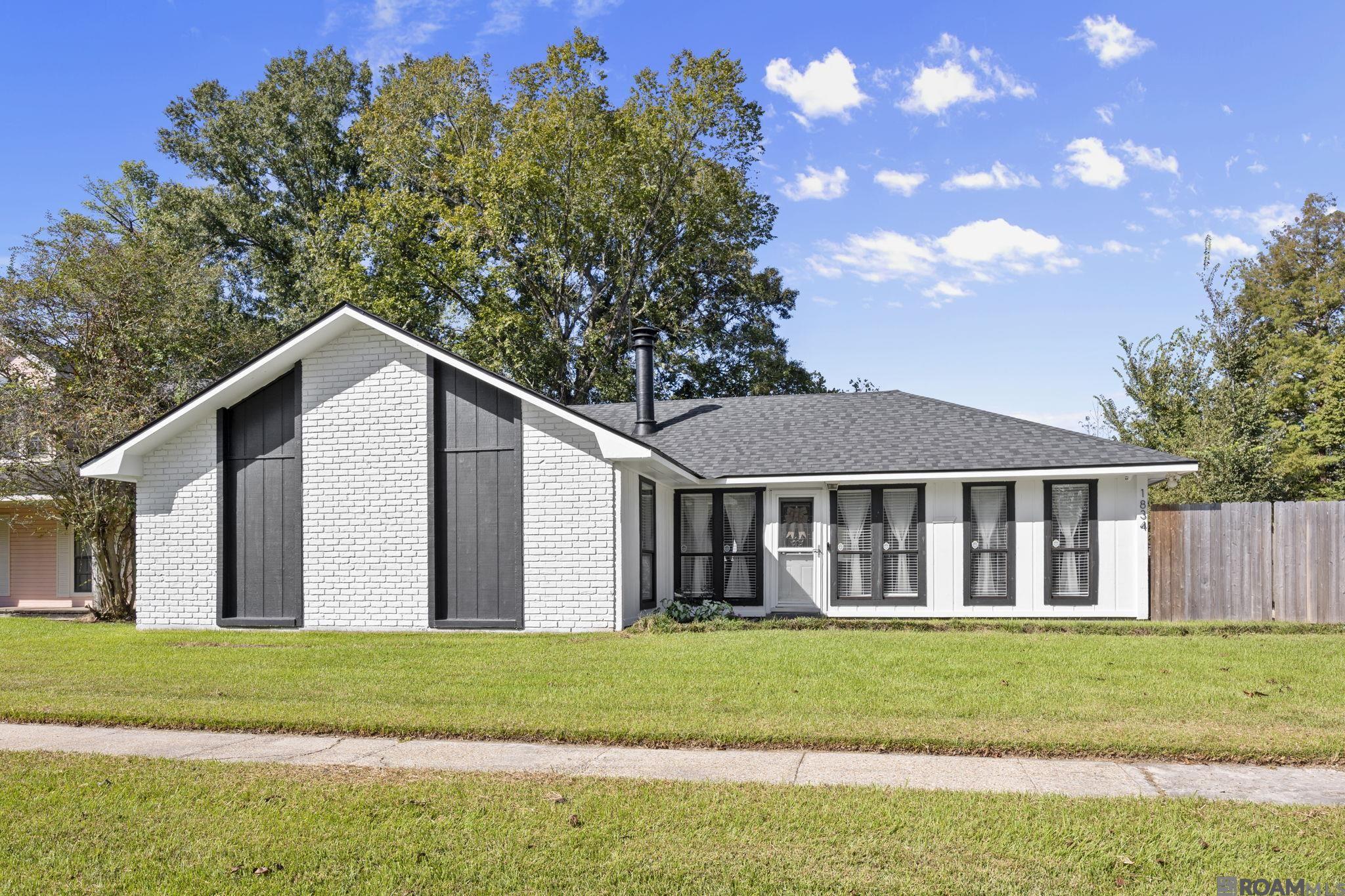 1834 E Marsden Pl — photo