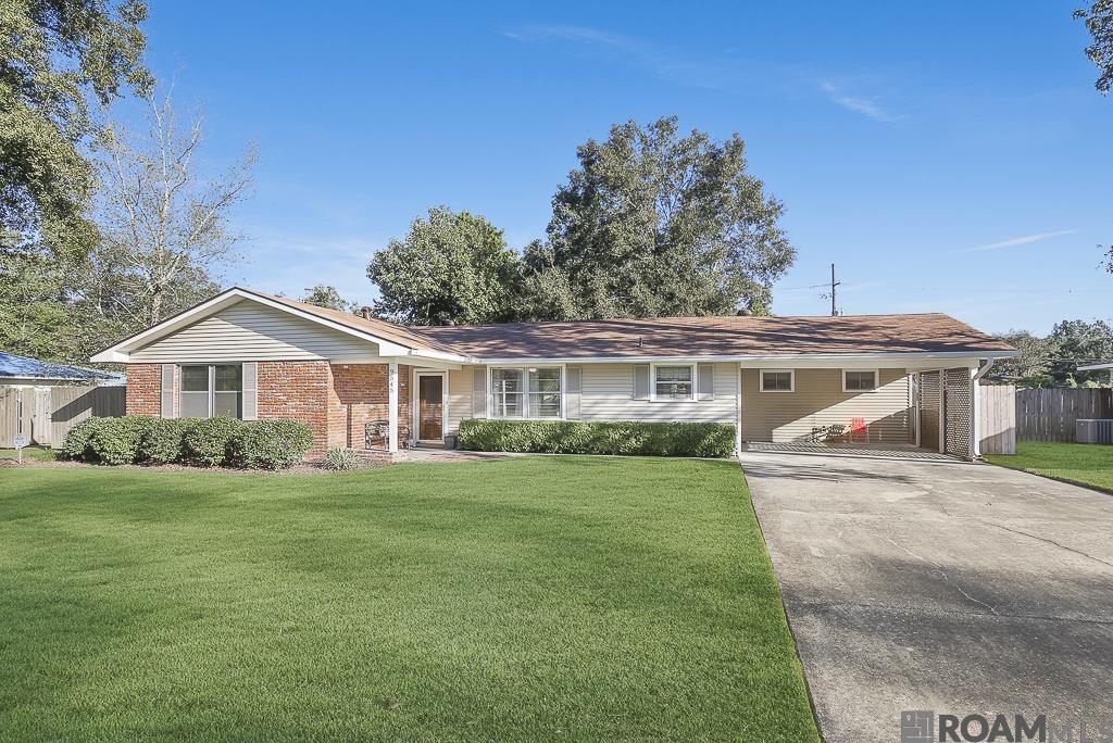 9545 N Parkview Dr — photo