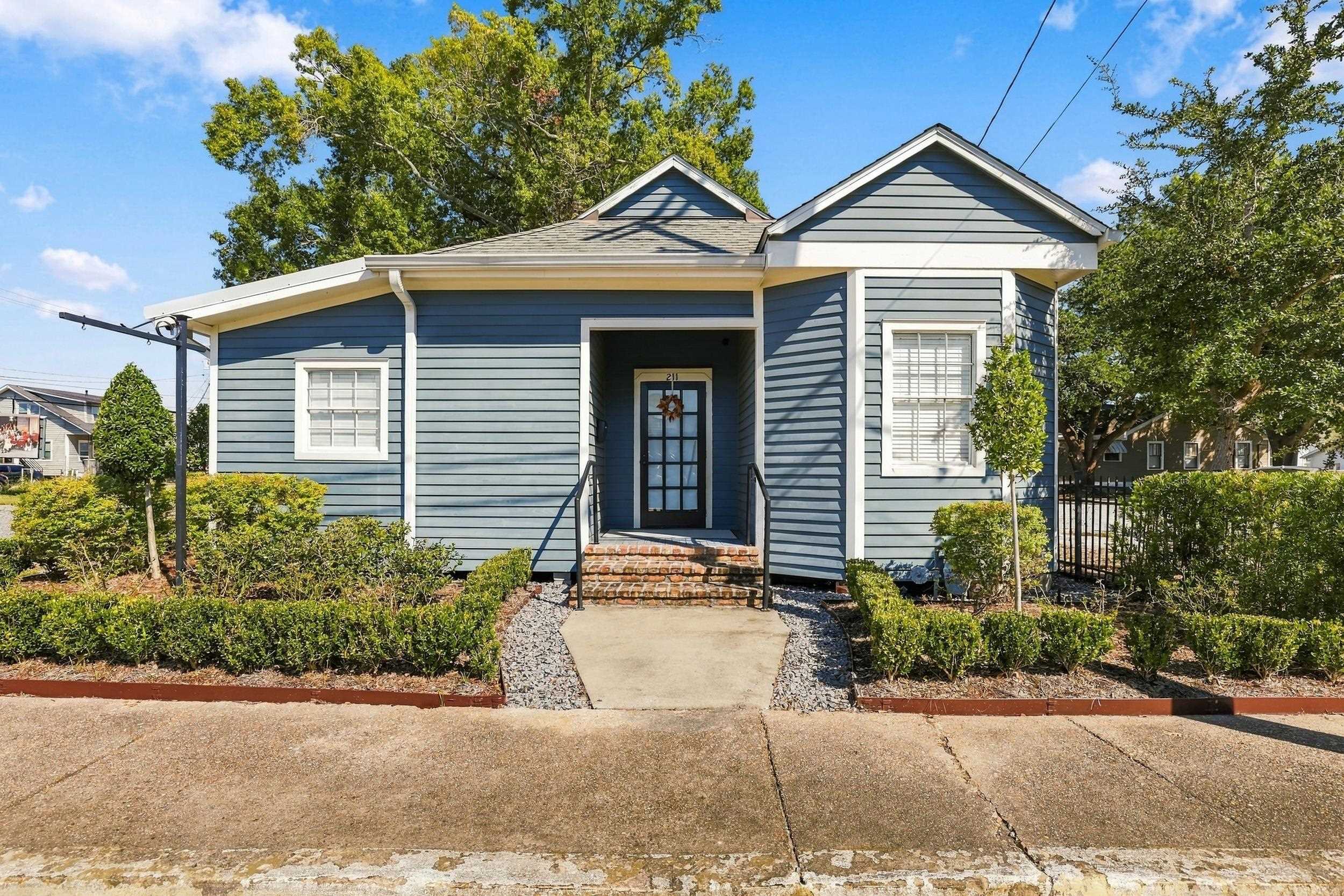 211 Verrett Street — photo