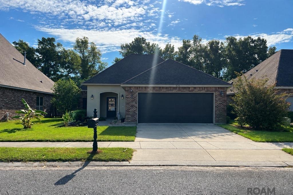 824 Northbrook Dr — photo