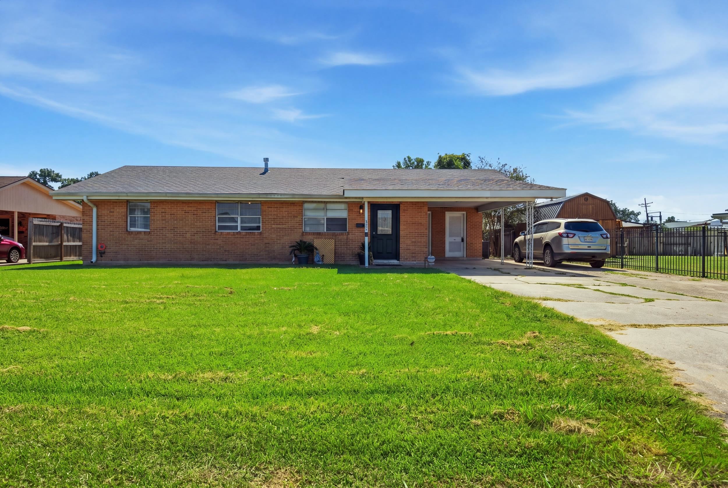 102 Harding Dr — photo