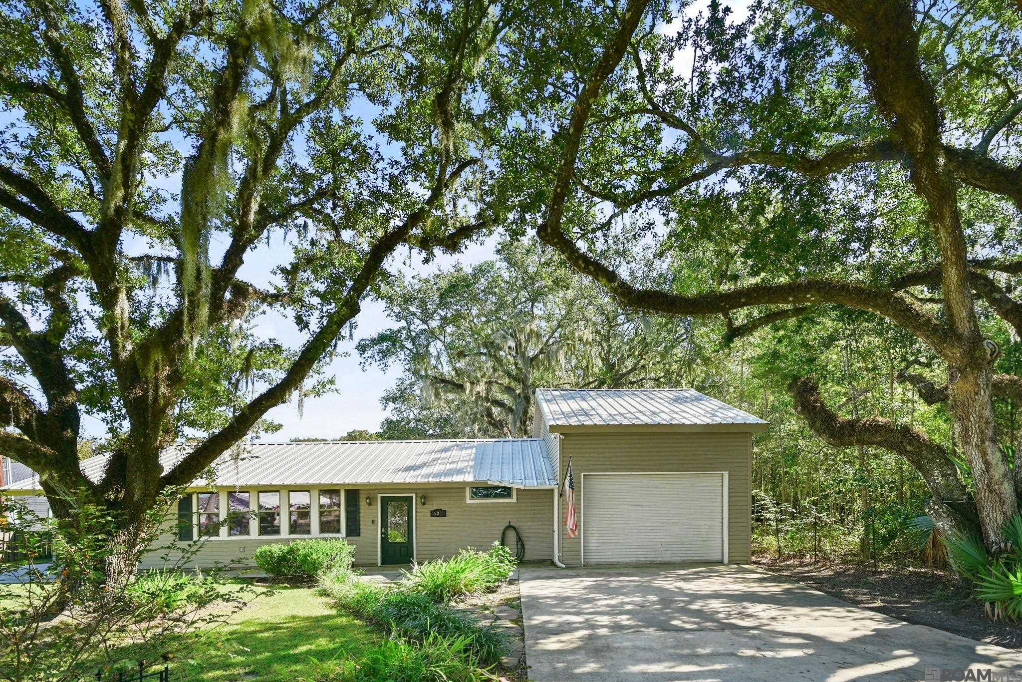 601 Michel Rd — photo