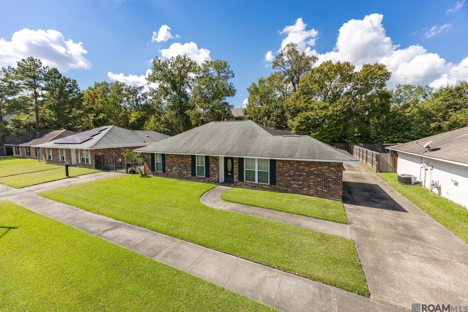 2350 Godfrey Dr — photo