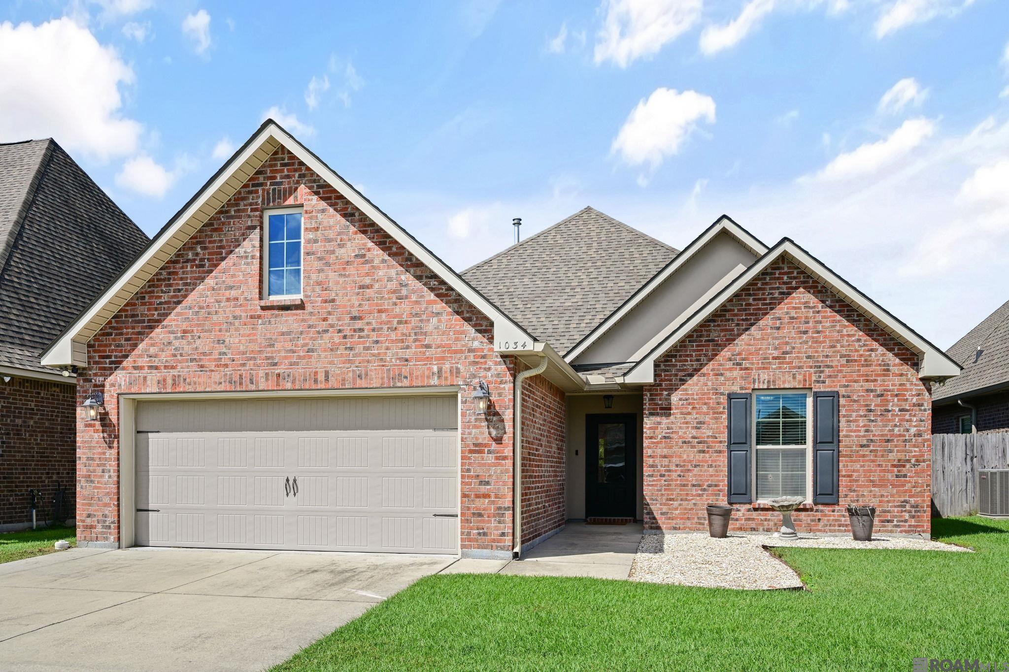 1034 Shadow Bluff Dr — photo