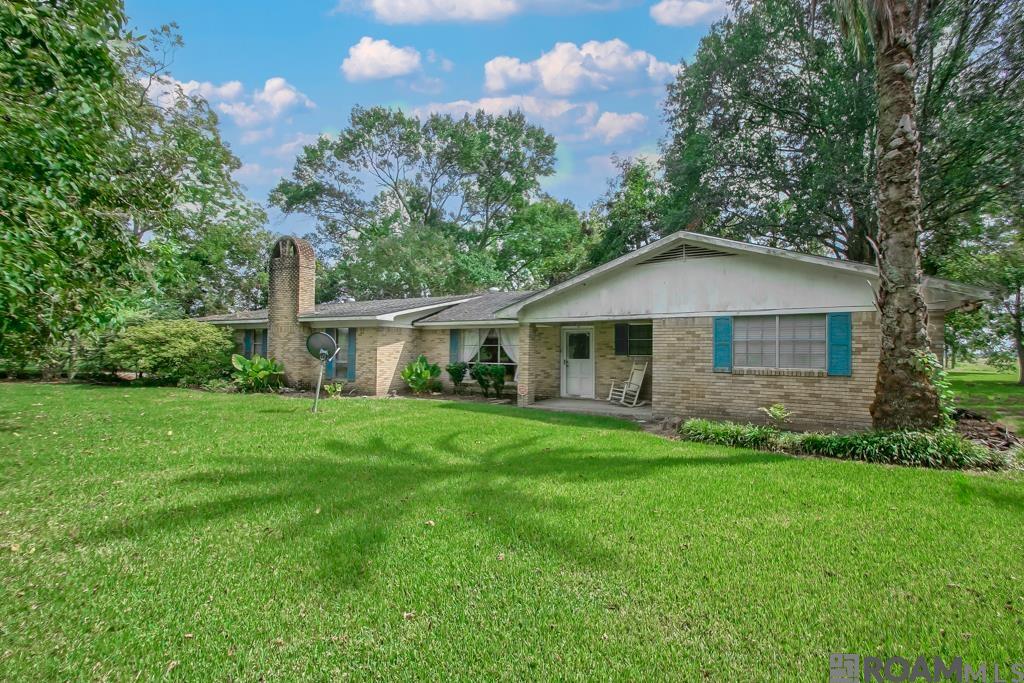 11424 Pointe Coupee Rd — photo