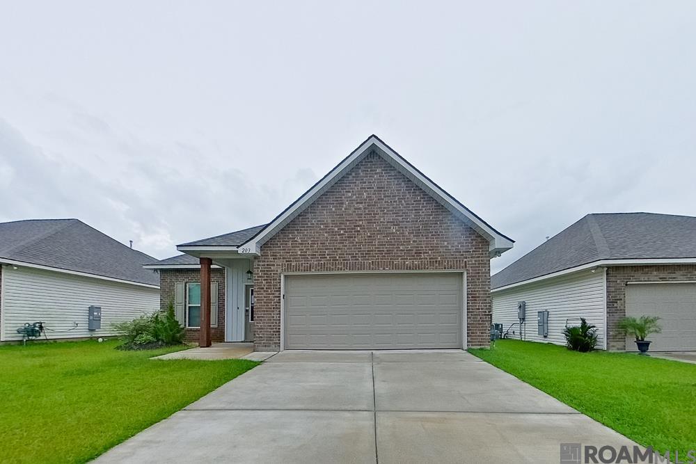 203 Teddy Ln — photo