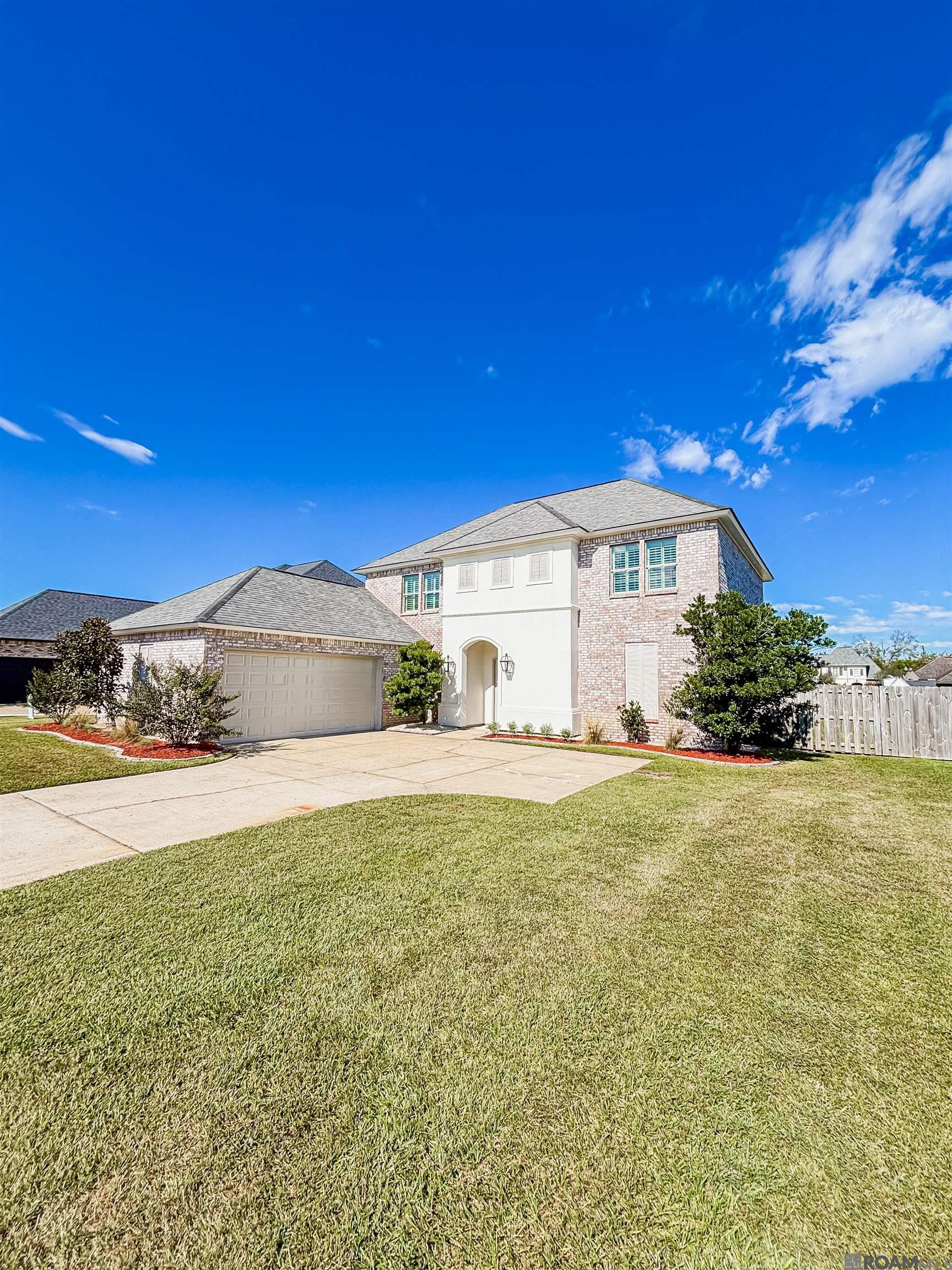 18616 Lake Harbor Ln — photo