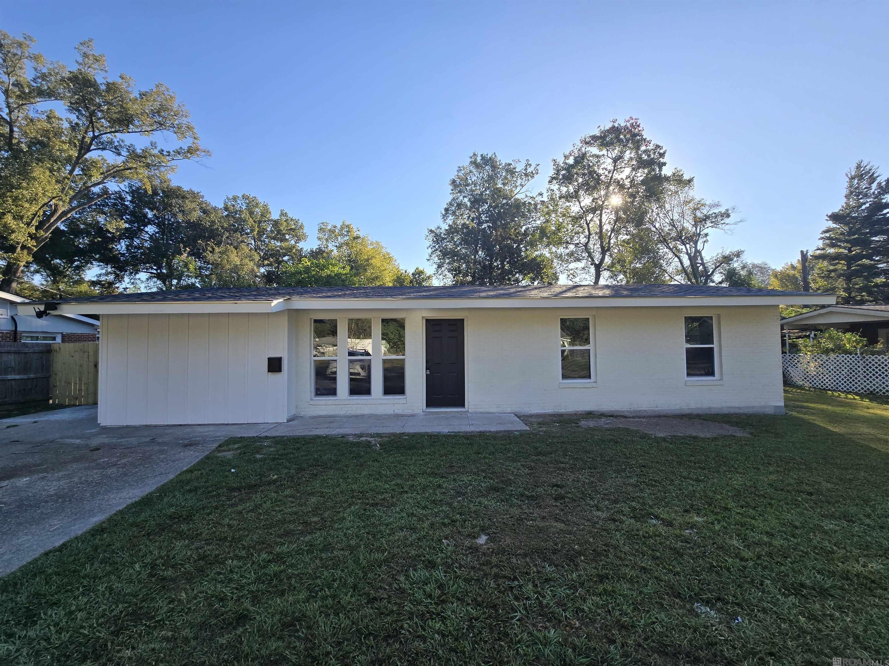 1534 Green Oak Dr — photo
