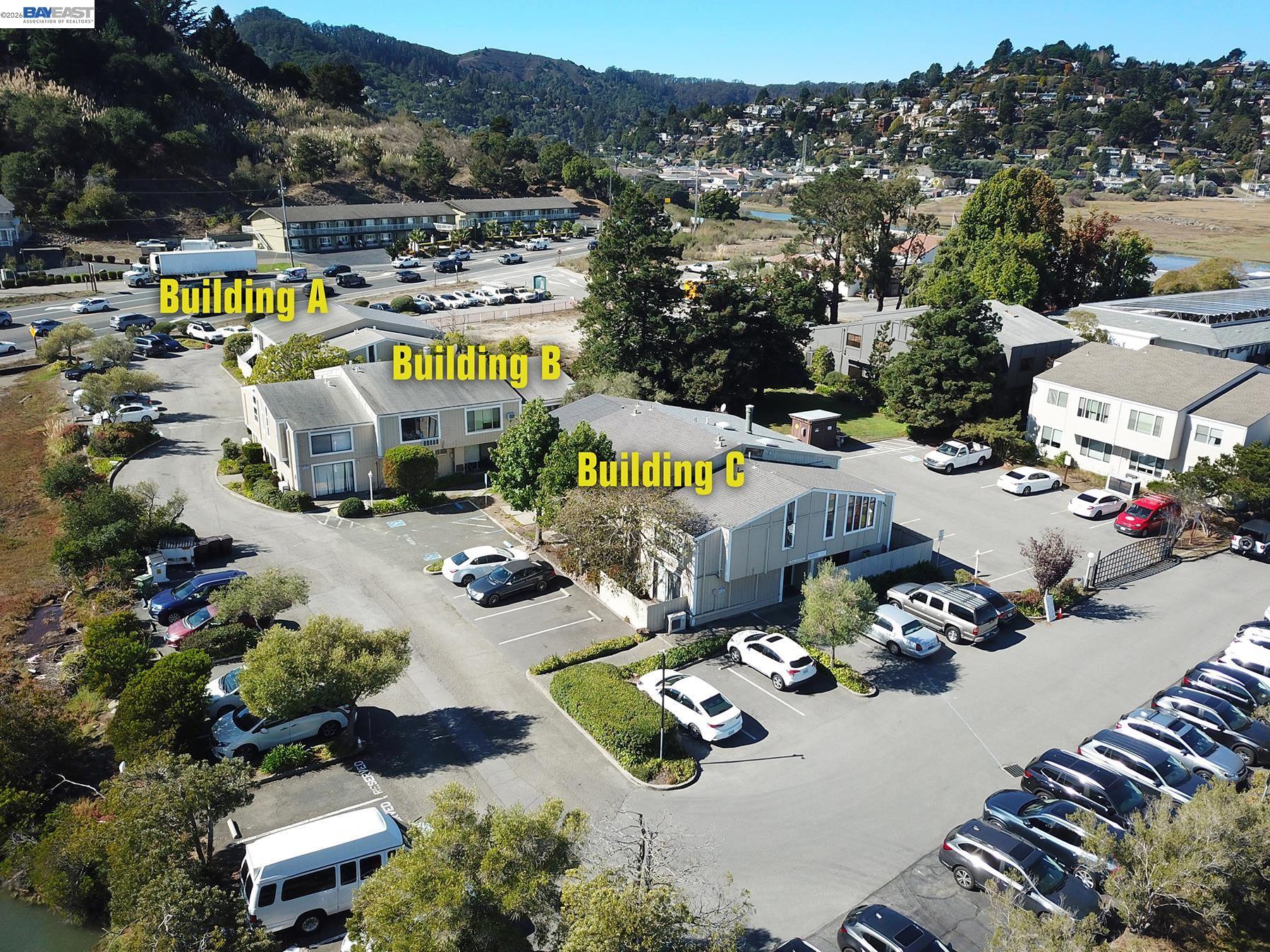 150 Shoreline Hwy — photo