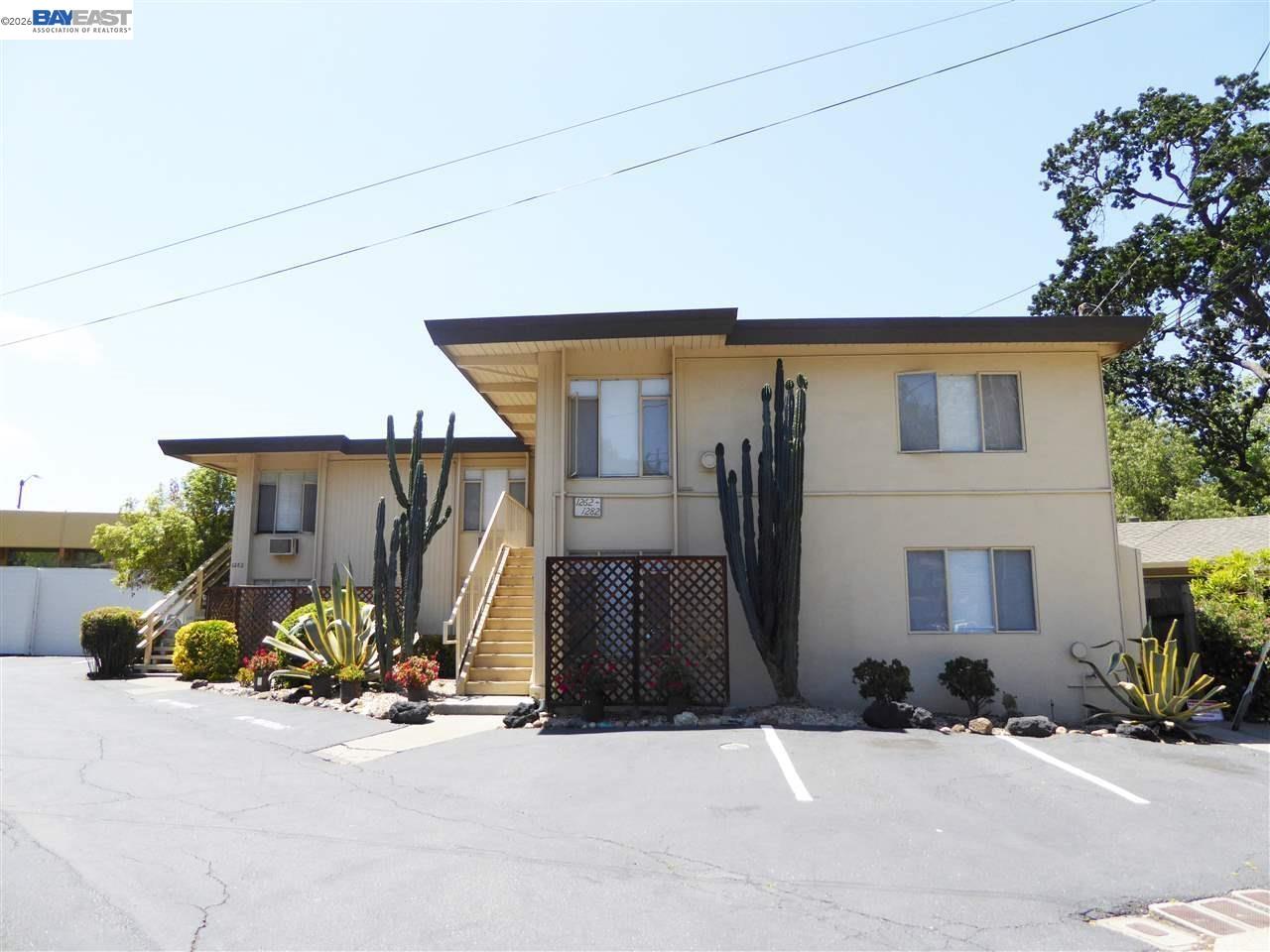 1282 Carmel Ct — photo