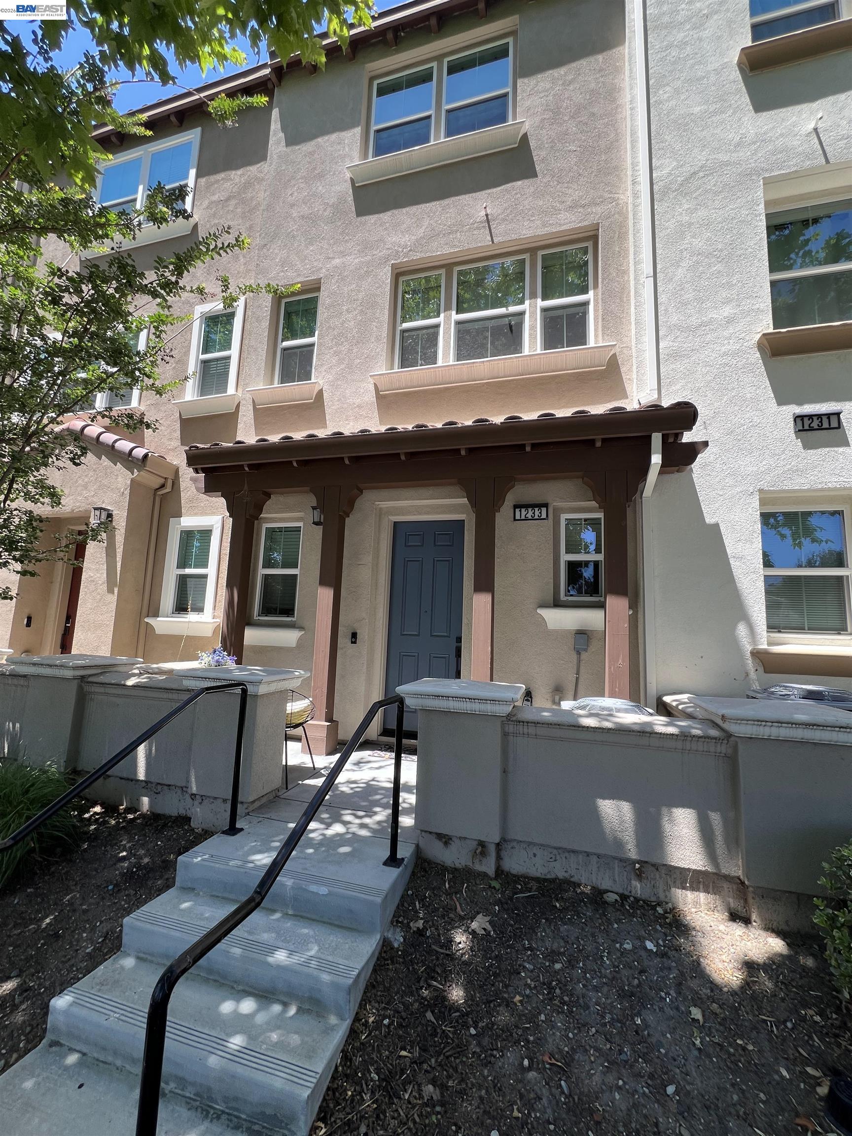 1233 Merry Loop, Milpitas, CA 95035