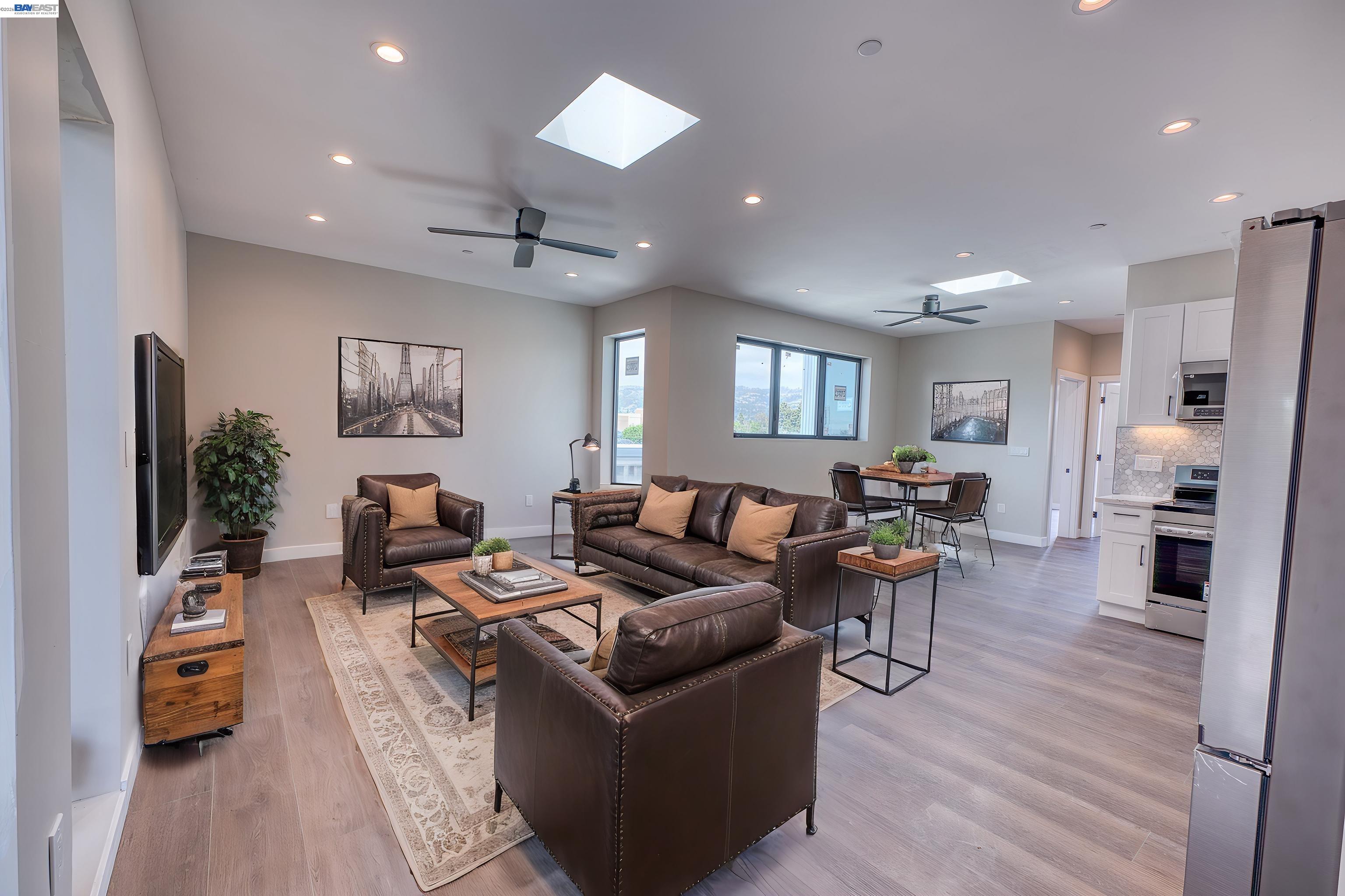 4202 Telegraph Ave #303 — photo