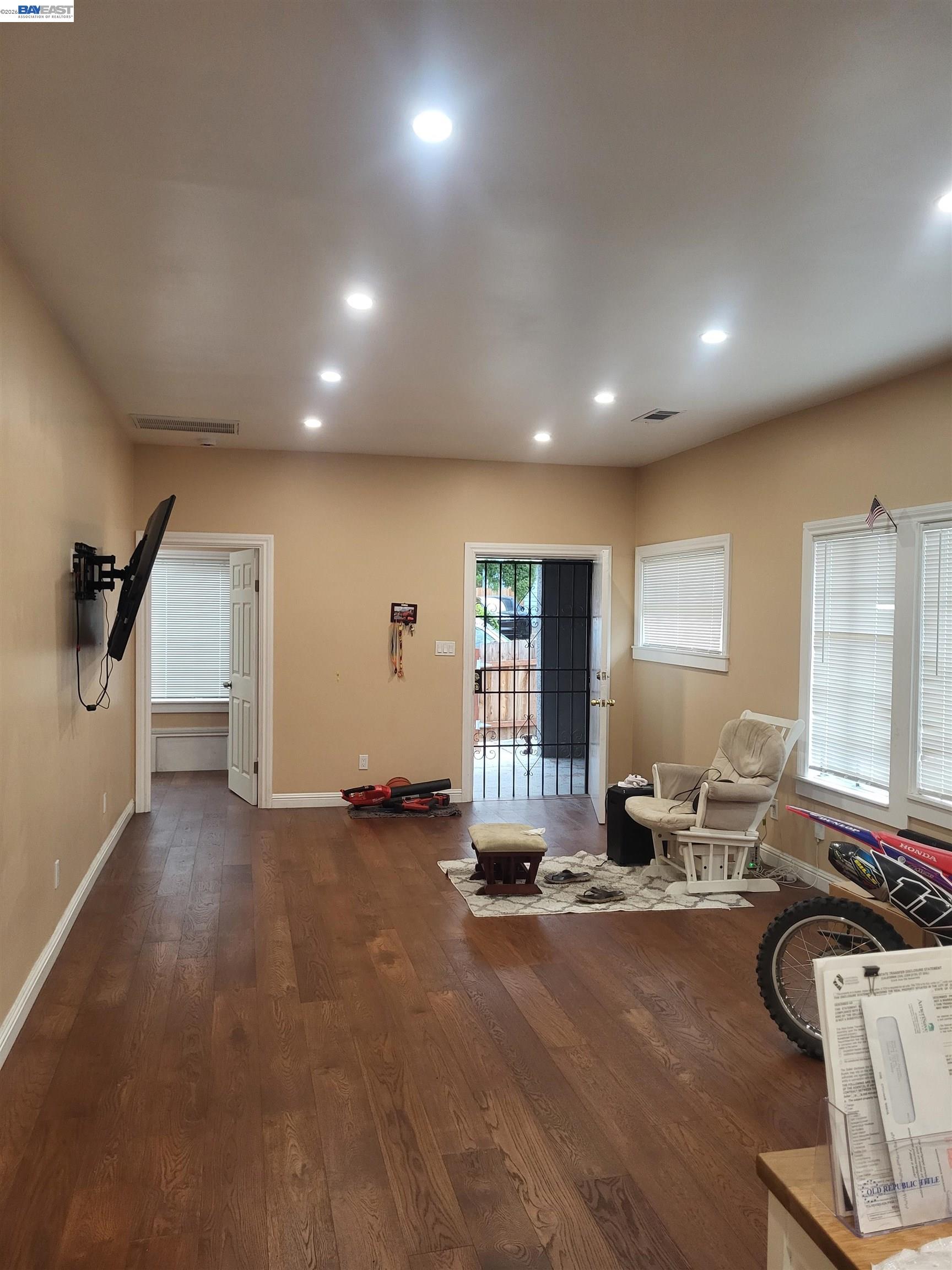 2137 E 27th, Oakland, CA 94606 — photo 2