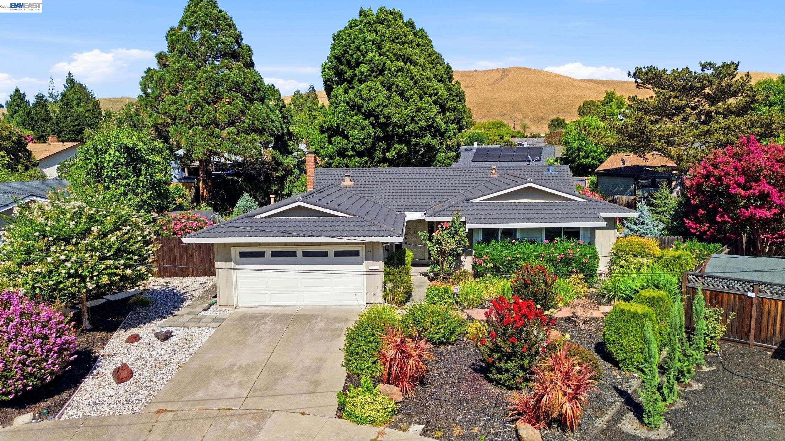 44 Fircrest Ct — photo