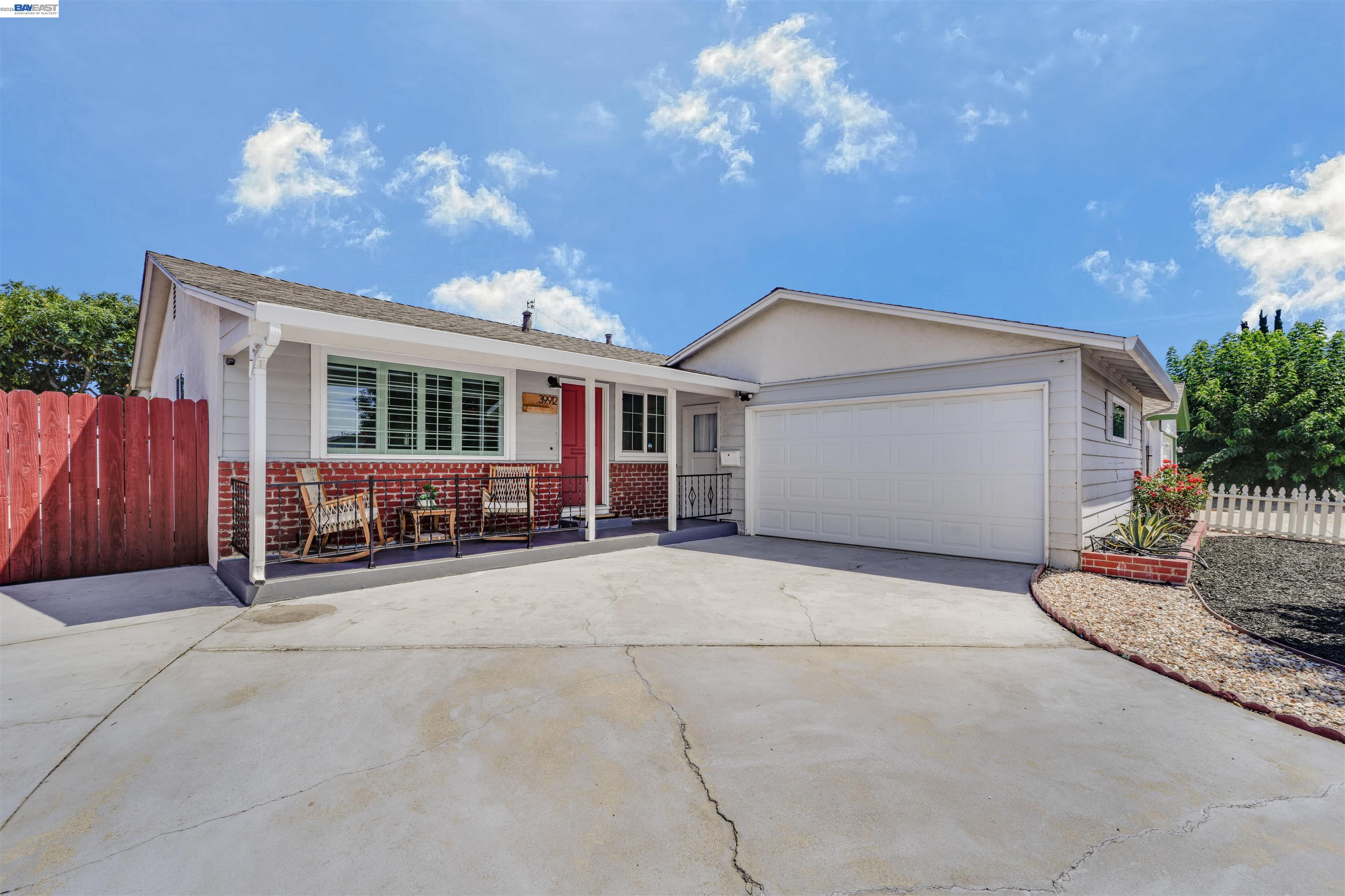 39912 Wyatt Ln — photo