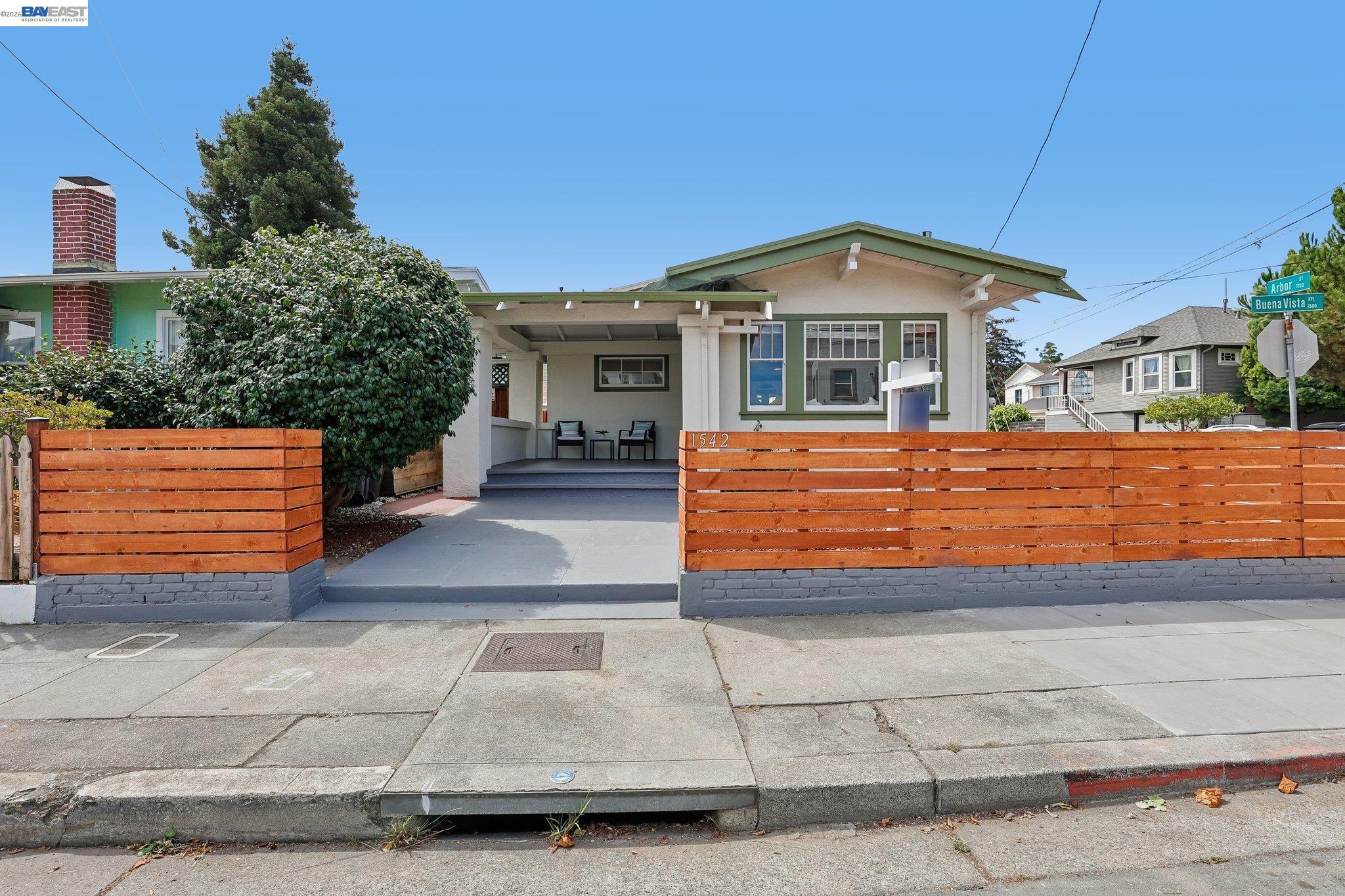 1542 Buena Vista Ave — photo