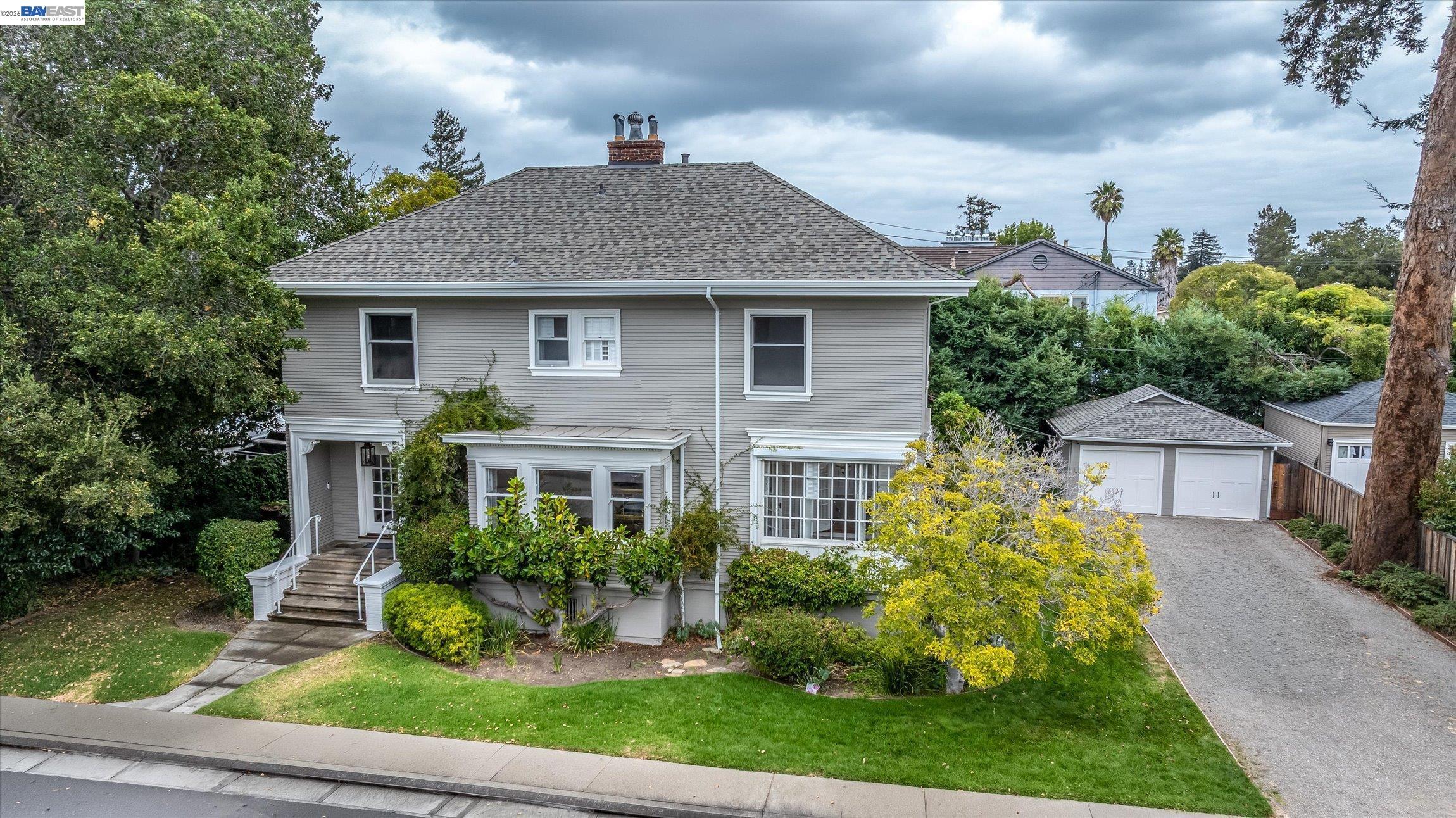 458 Turner Terrace — photo