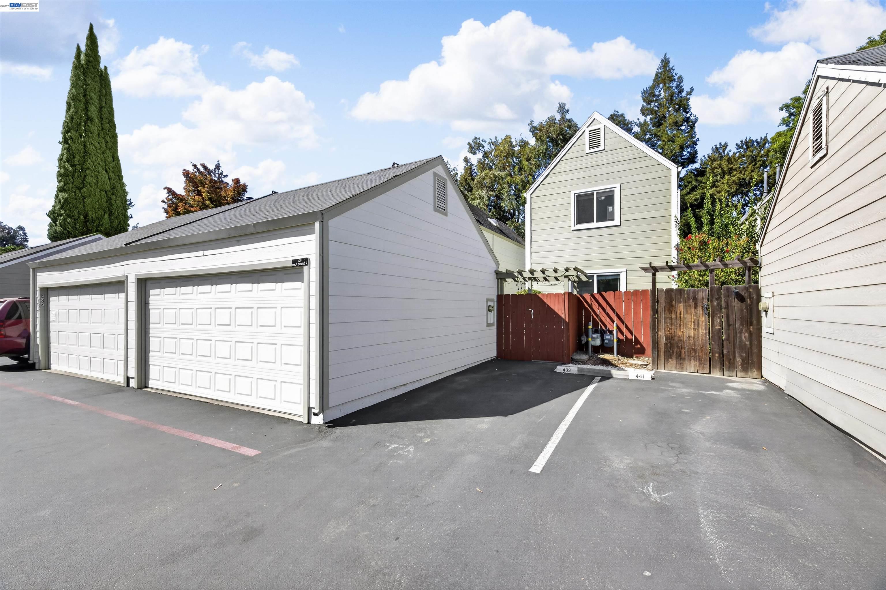 439 W Golf Circle — photo