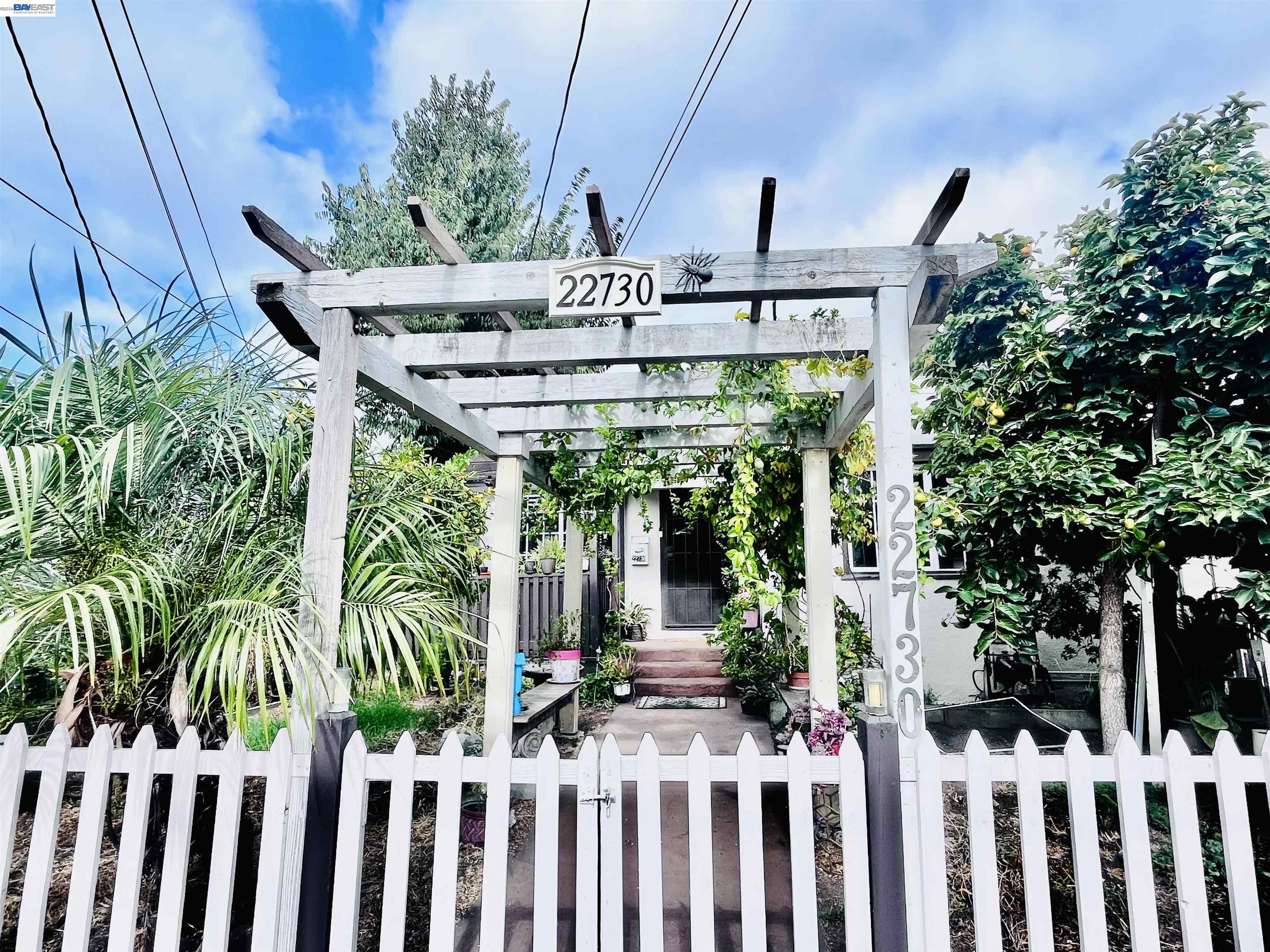 22730 Souza Ct — photo