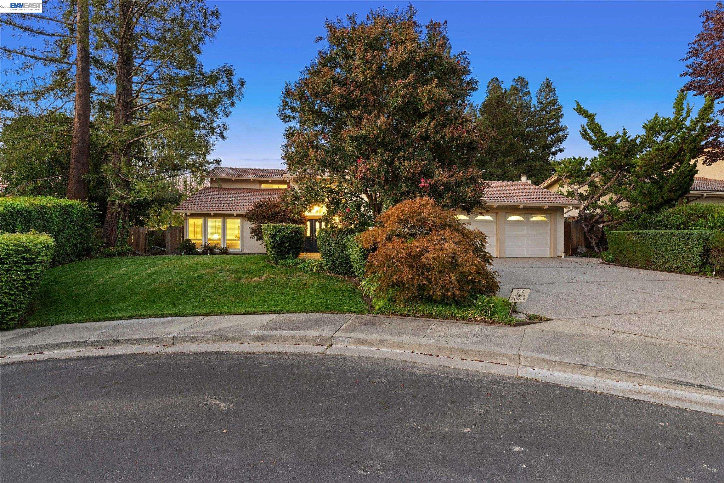 230 Heather Pl — photo