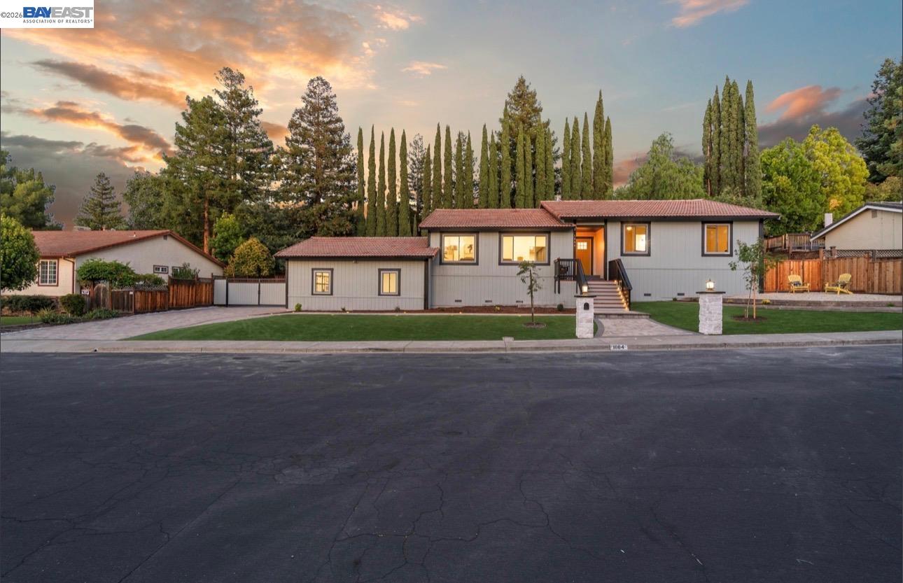 1084 Jamie Dr — photo