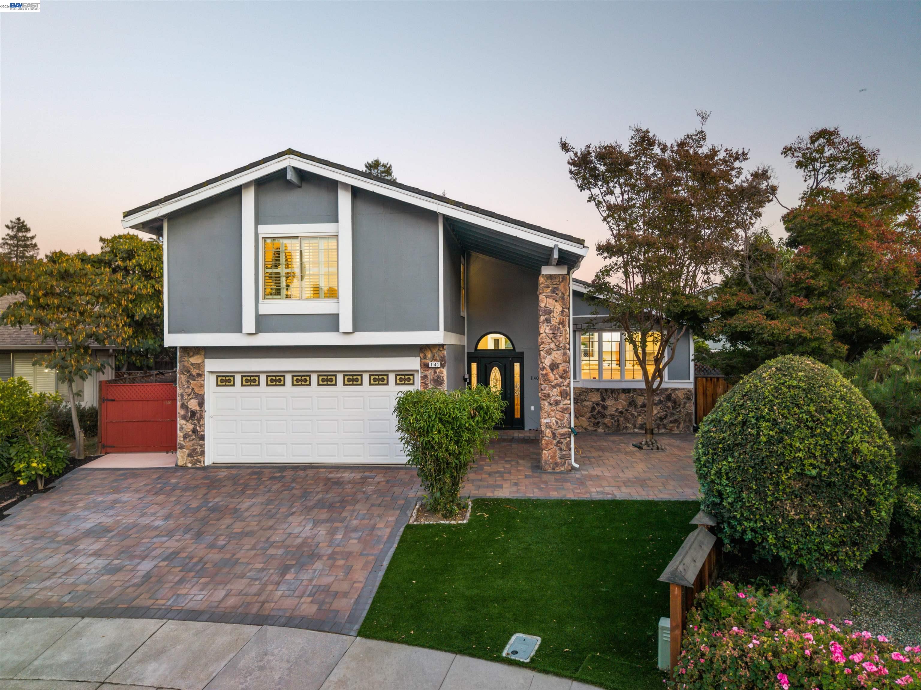 1140 Gilbert Ct — photo