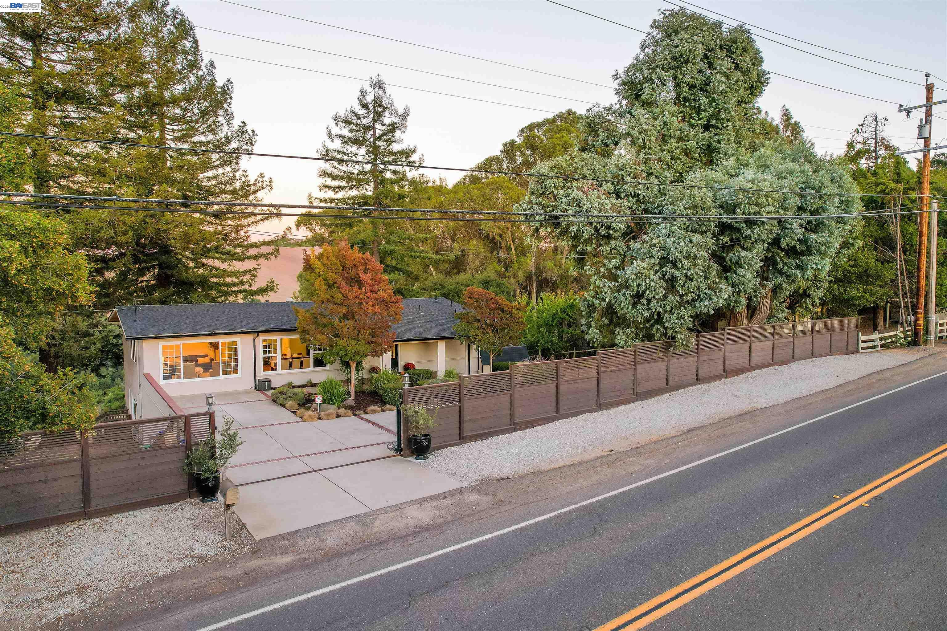 26700 Fairview Ave — photo