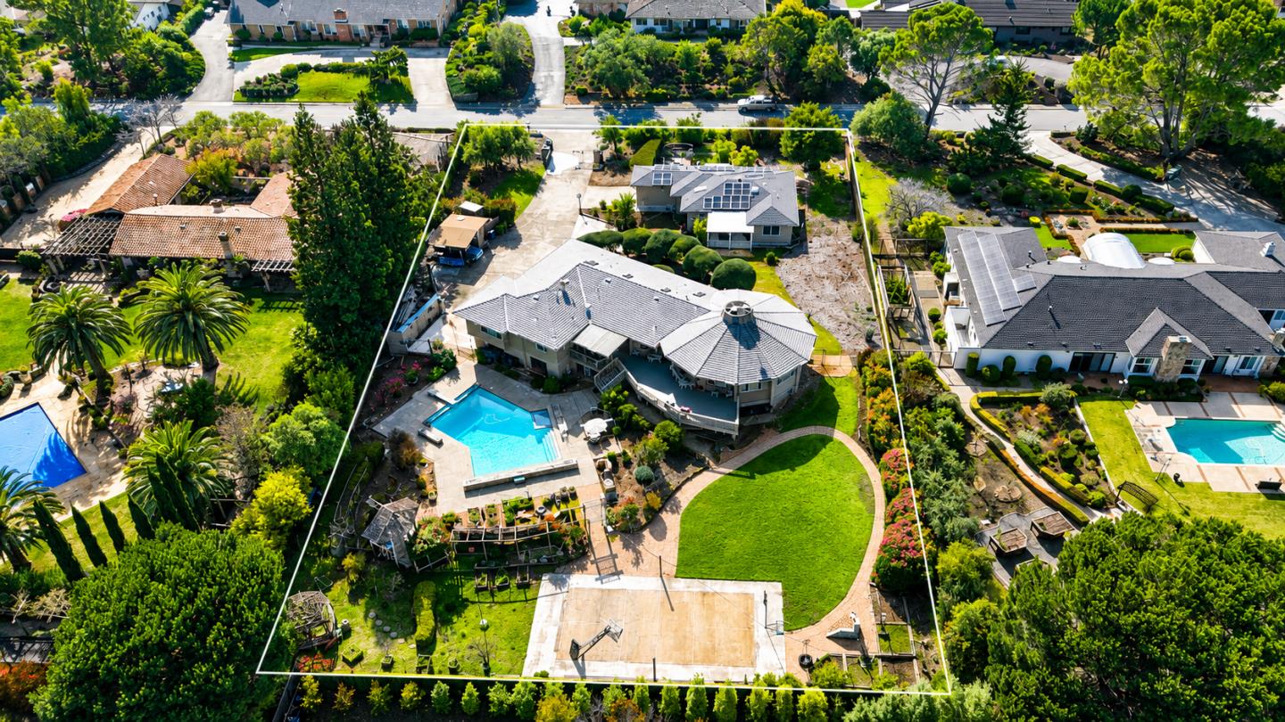 300 Ridgeway Road, Woodside, CA 94062