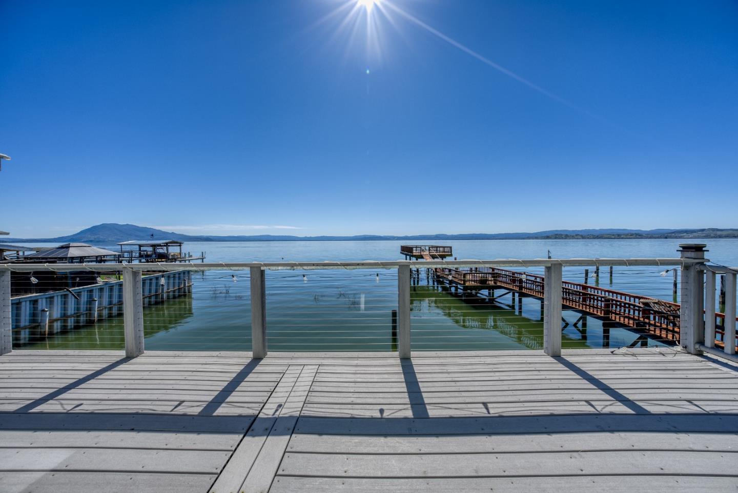 4315 Lakeshore Boulevard — photo