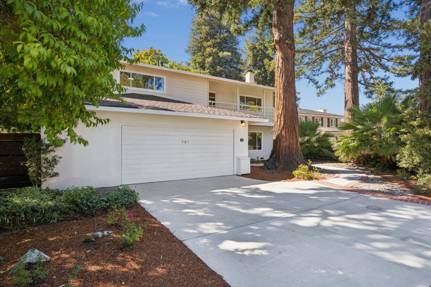 707 Charleston Court — photo