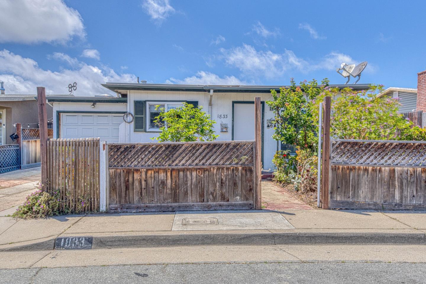 1833 Waring Street — photo