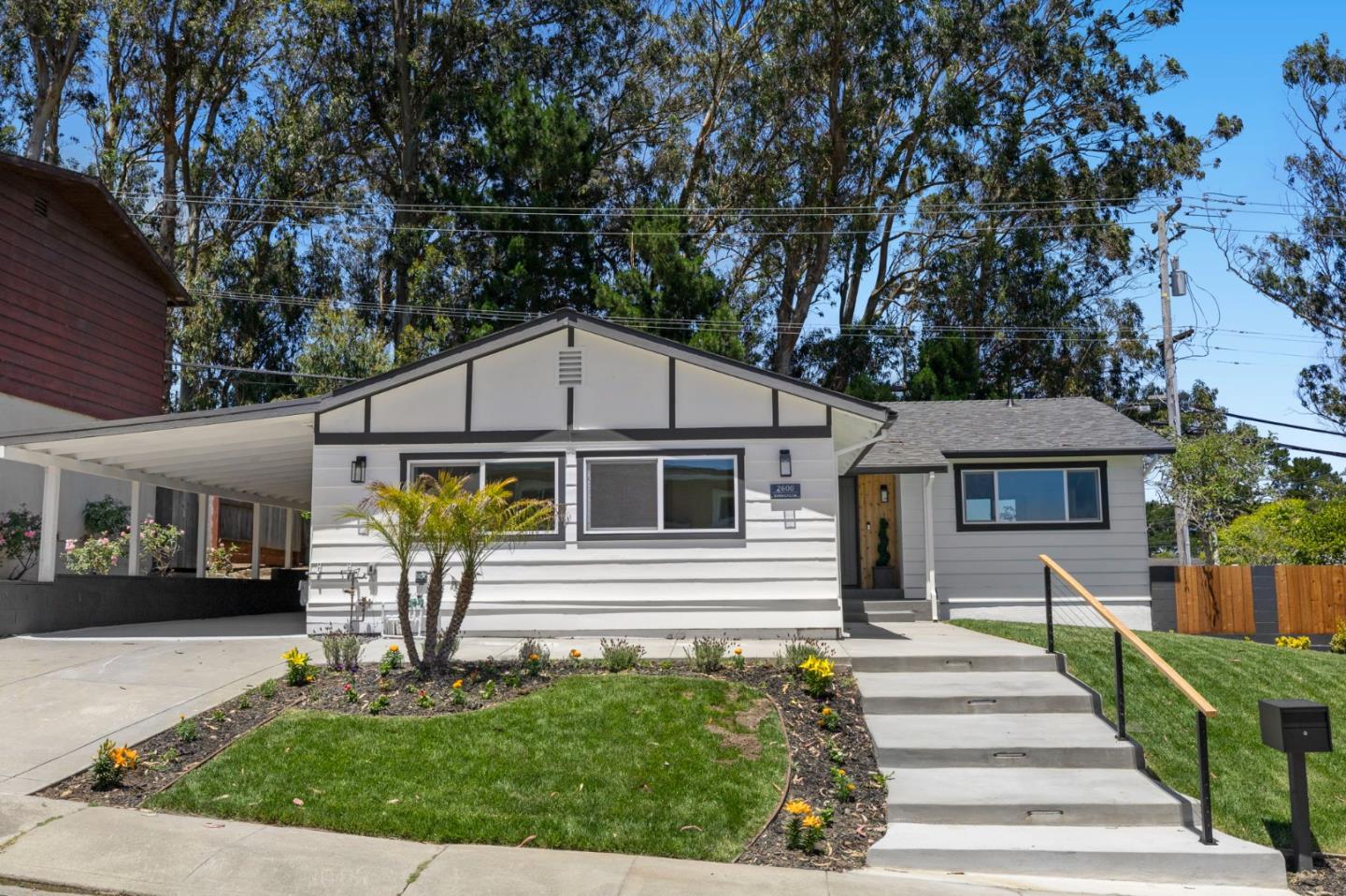 2600 Evergreen Drive — photo