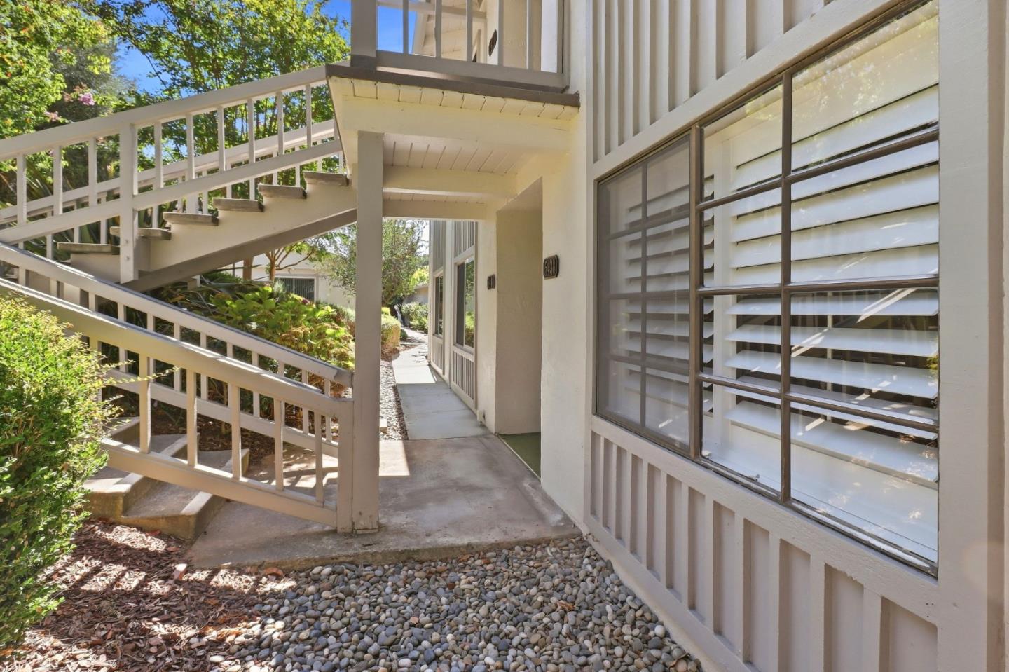 5438 Cribari Green — photo