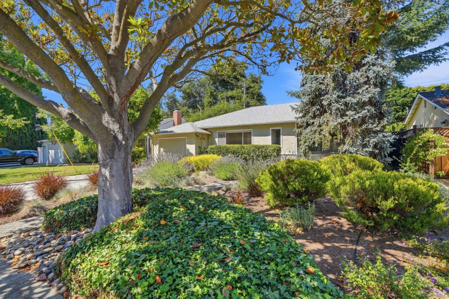 570 Kenwood Drive — photo