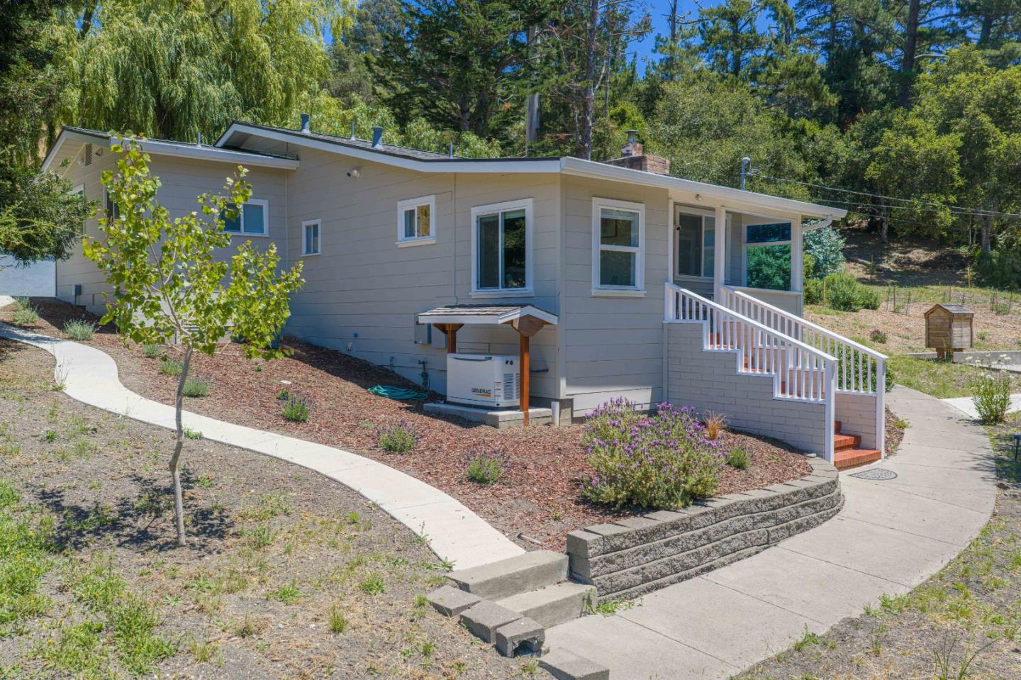 11 Recreation Drive — photo