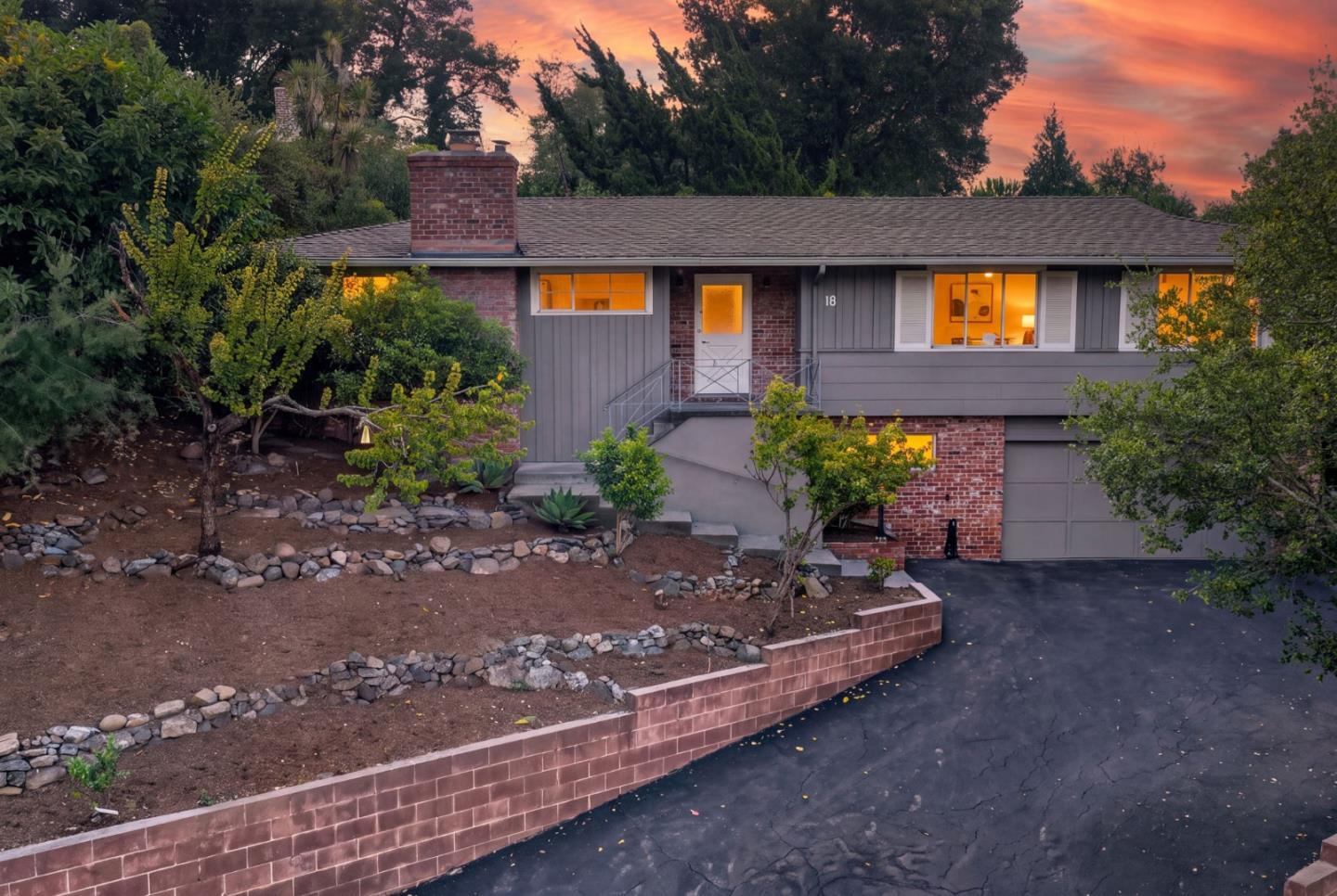 18 Woodcrest Circle — photo
