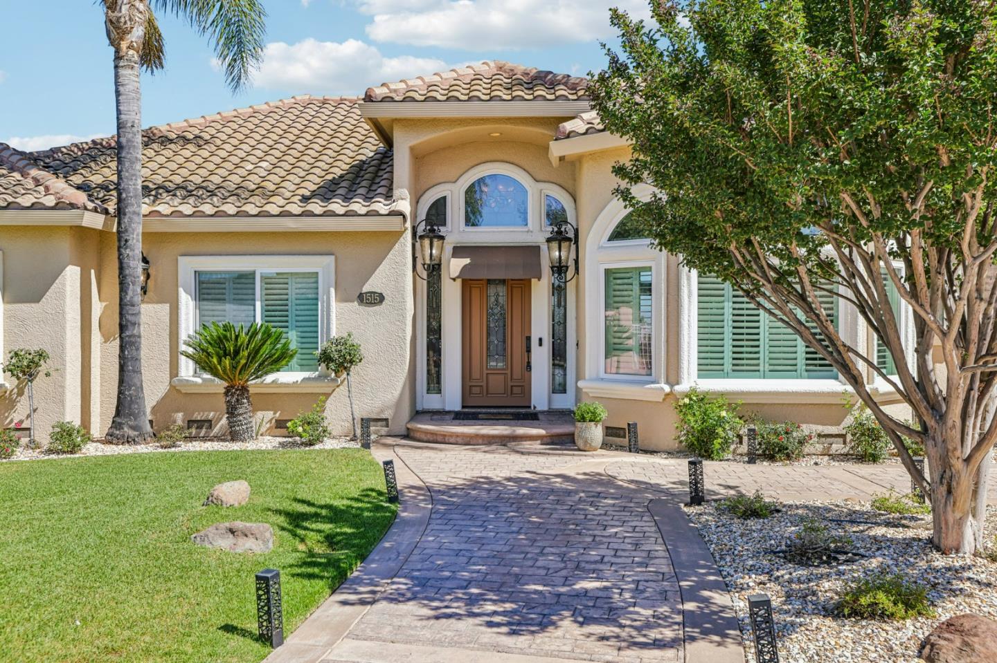 1515 S Ridgemark Drive — photo