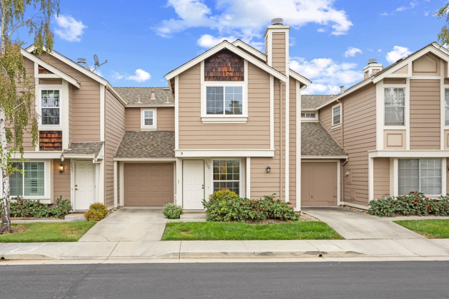 5226 Macaw Court — photo
