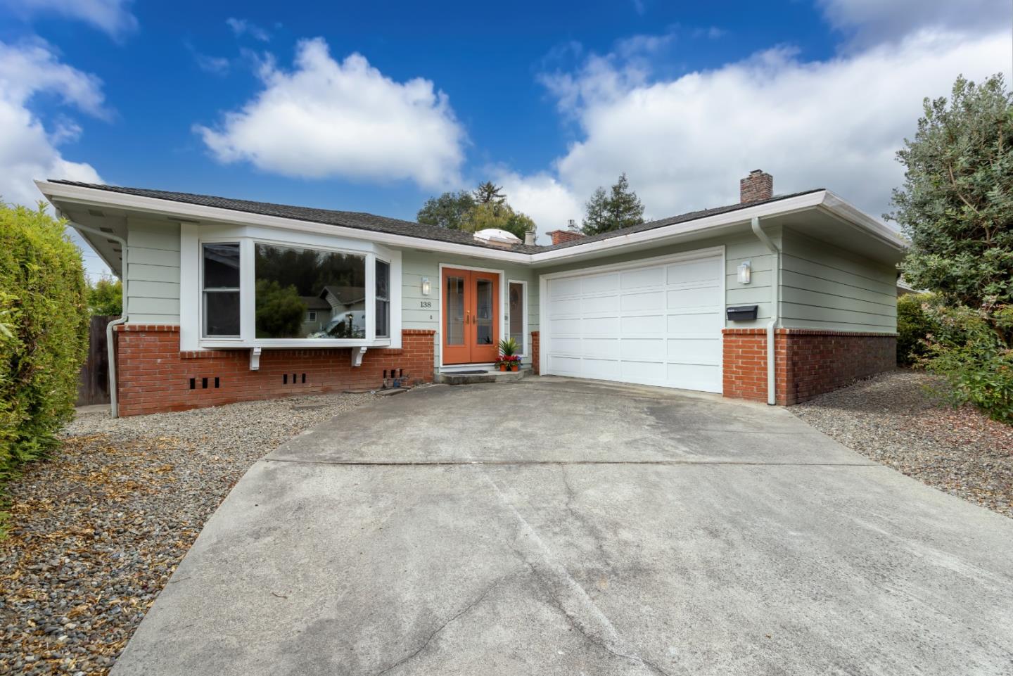 138 Woodcrest Place — photo