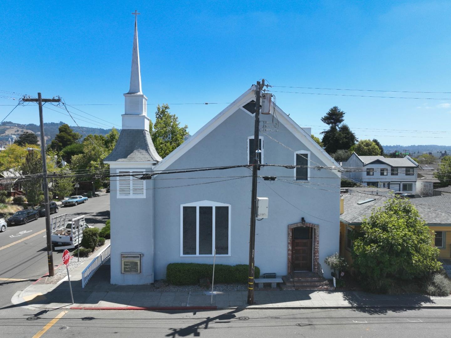 2703 California — photo