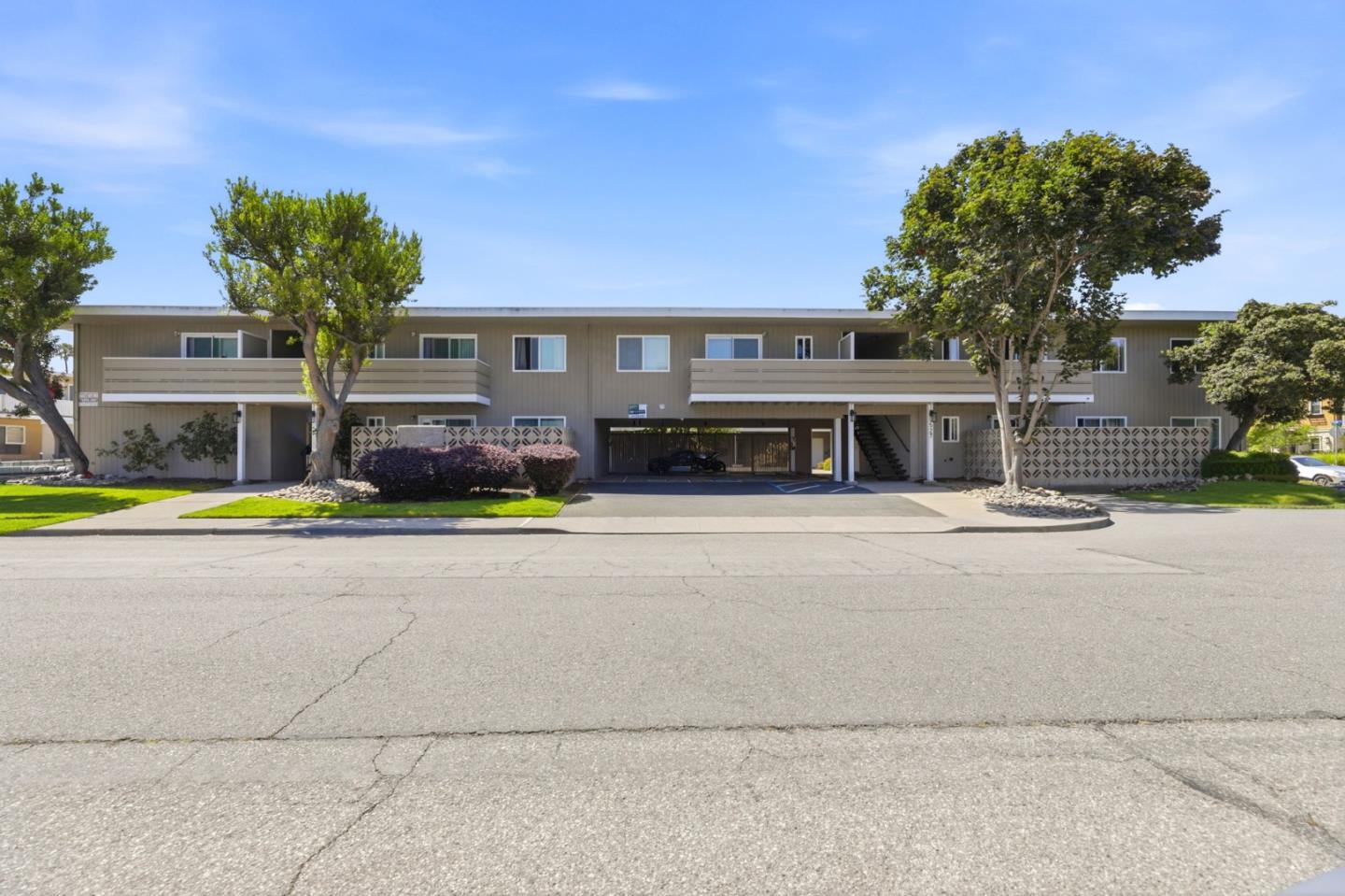 527 Walker Drive, Mountain View, CA 94043 — photo 2