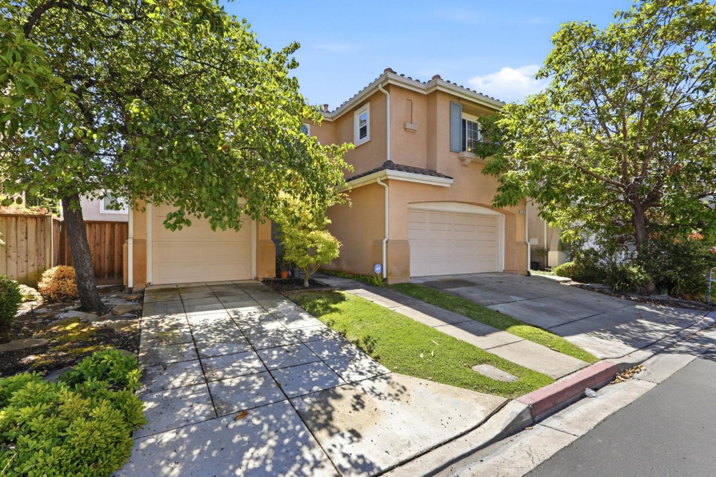 2348 Seacrest Court — photo