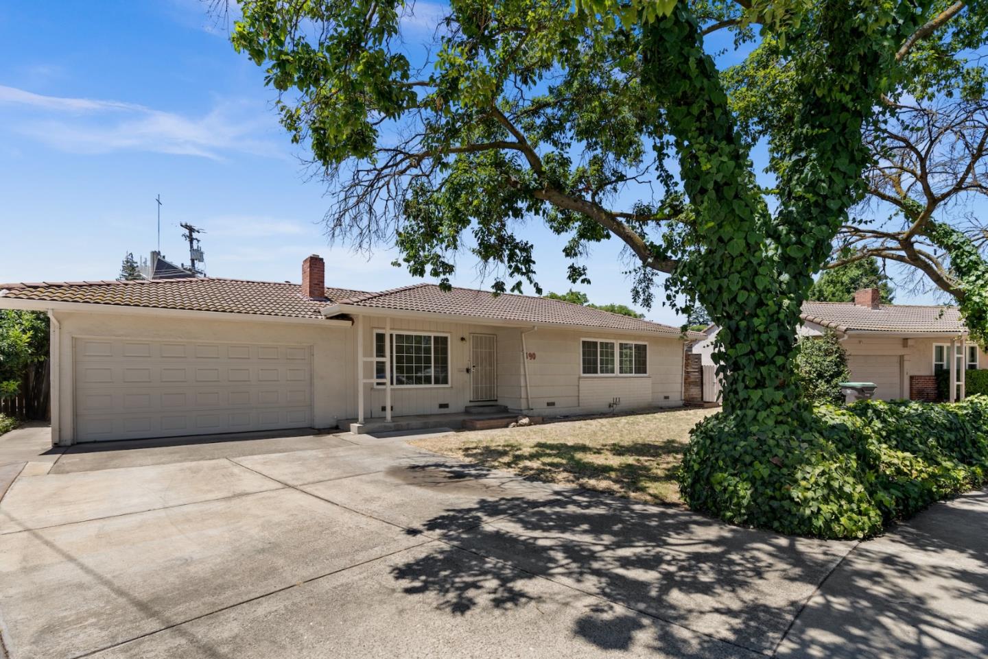190 W Mckenzie Avenue — photo