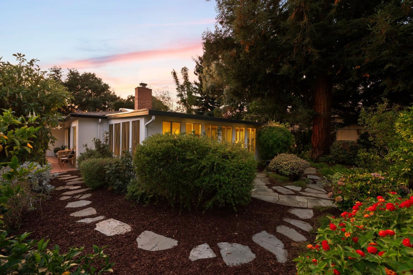 190 E Middlefield Road, Mountain View, CA 94043 — photo 2