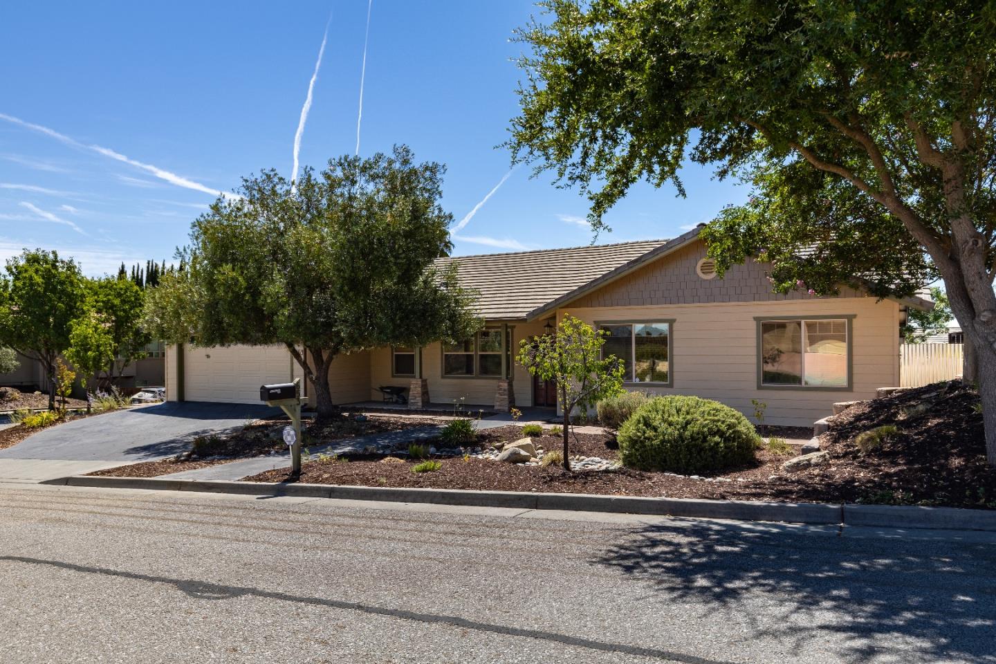 653 Red Cloud Road, Paso Robles, CA 93446 — photo 2