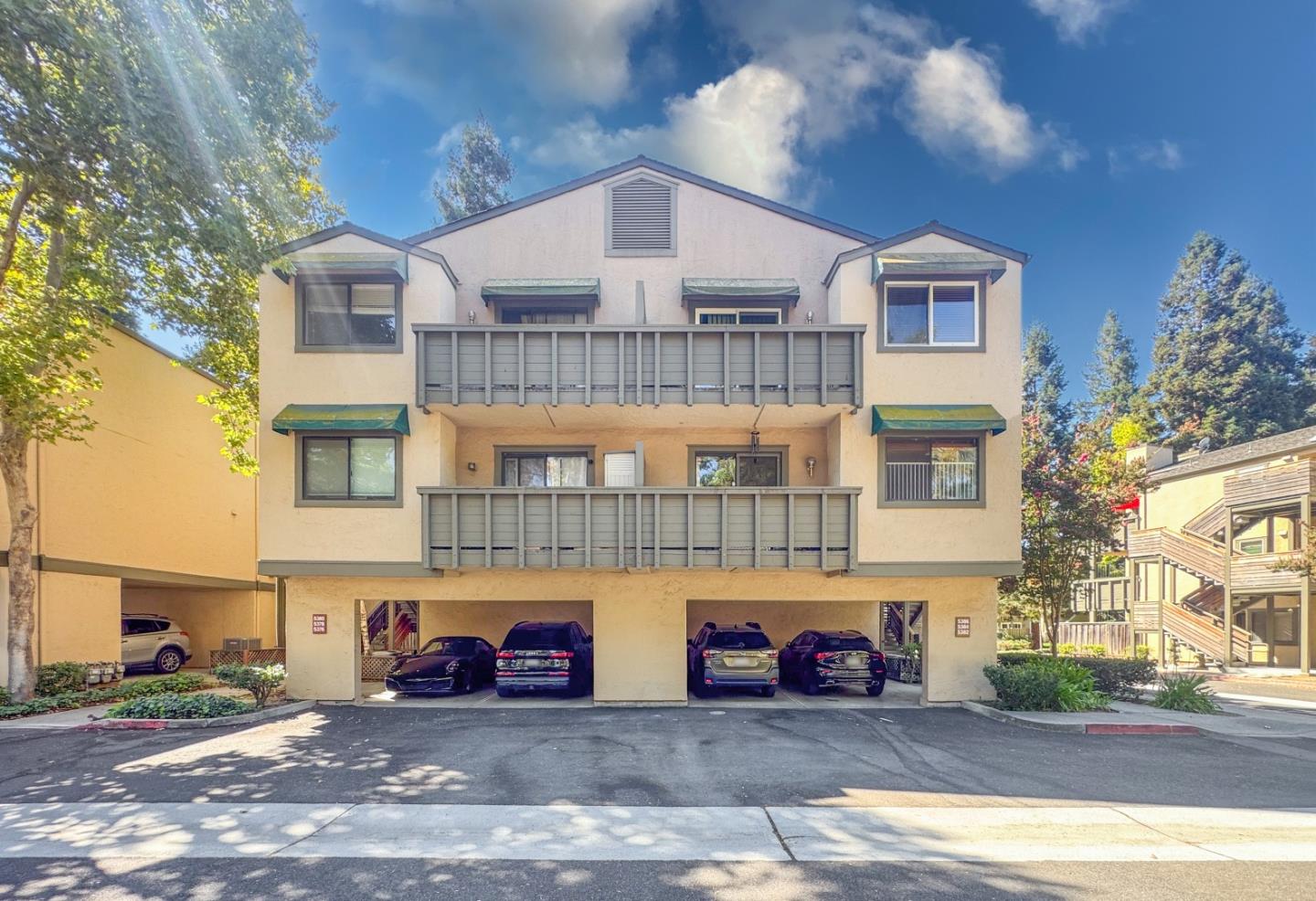 5384 Makati Circle — photo