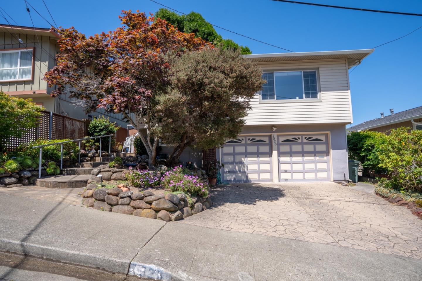 1523 Valdez Way — photo