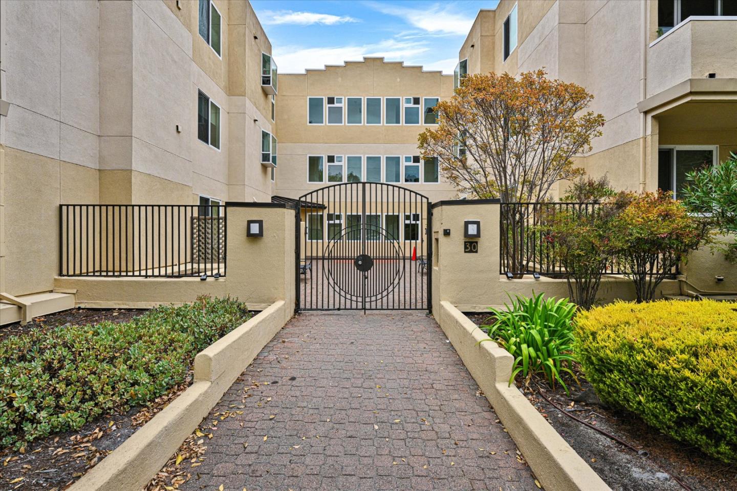 30 Lorton Avenue #303 — photo