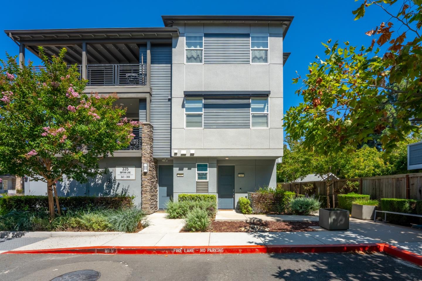 345 Rhythm Lane — photo